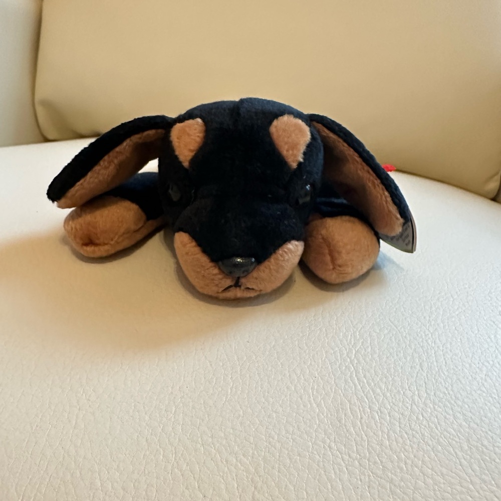 Beanie Babies “Doby”